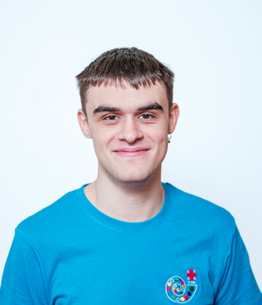 Janosch Winkler - © Bernhard Stolz Janosch Winkler ist die Projektassistenz des Tiroler Jugendrotkreuz