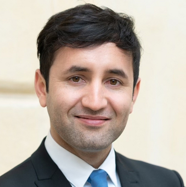 Ein Portraitfoto von Ramin Siawash