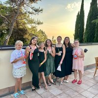 Gruppe Jugendlicher beim Casinoabend